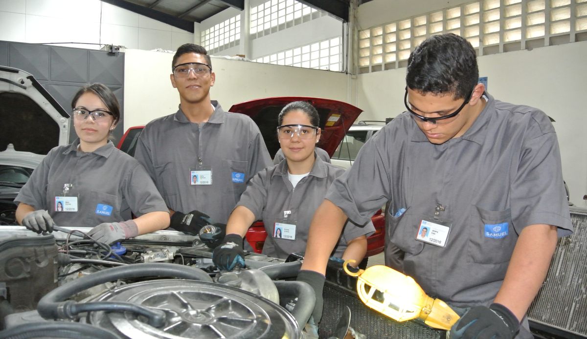 Car Mechanic Technician